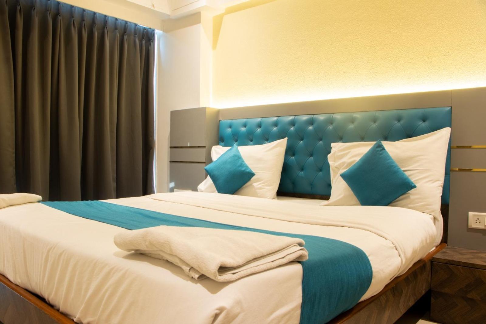 Hotel J R Residency Navi Mumbai Exterior foto